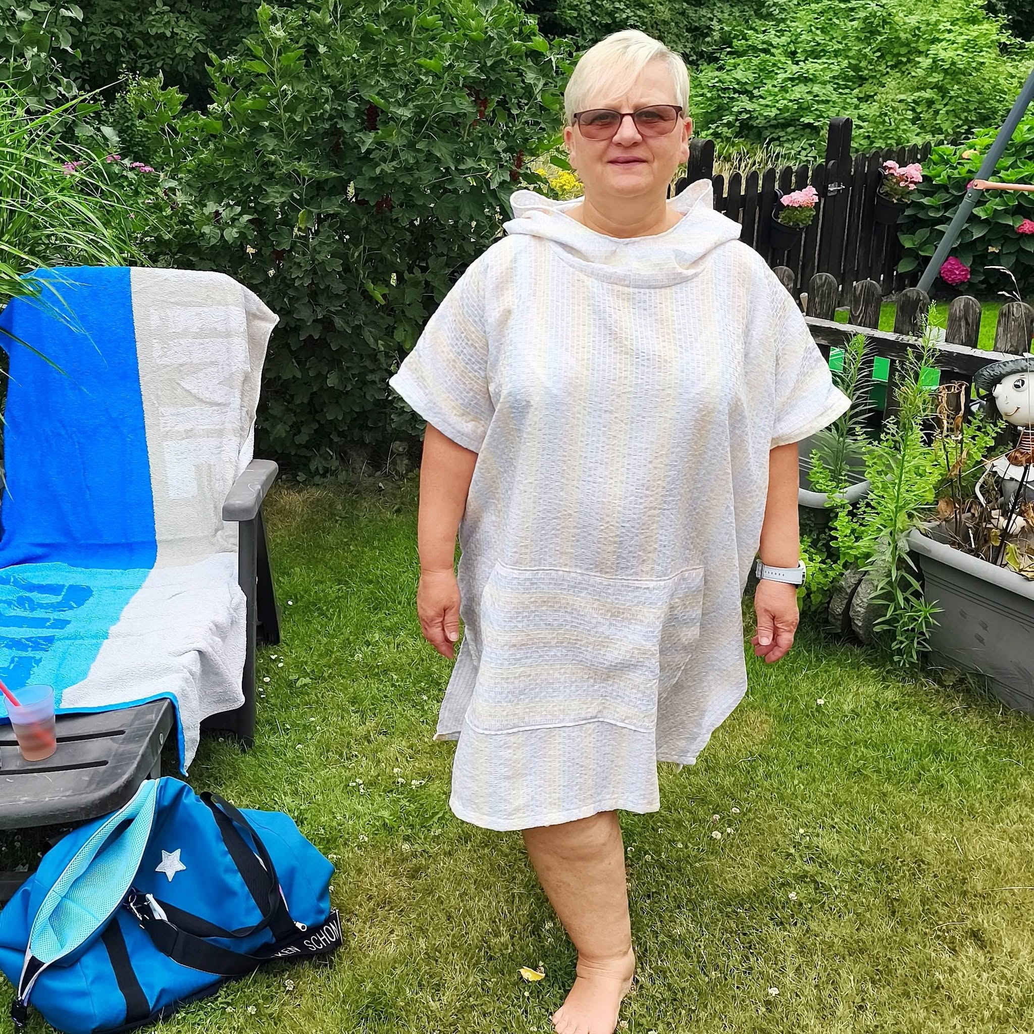 Schnittmuster Badeponcho HOSTA – kuscheliger Badeponcho für Kinder & Erwachsene