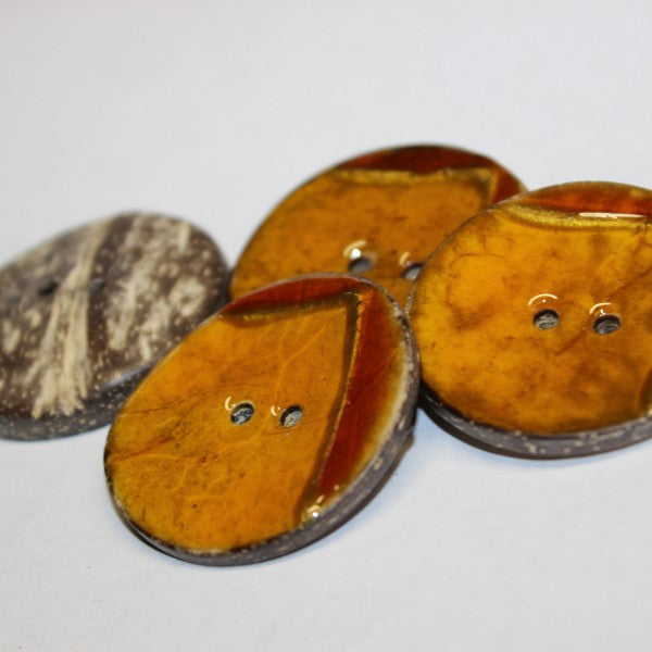 Budke Natural Button Coconut Ochre with Gold Stripes 4 cm
