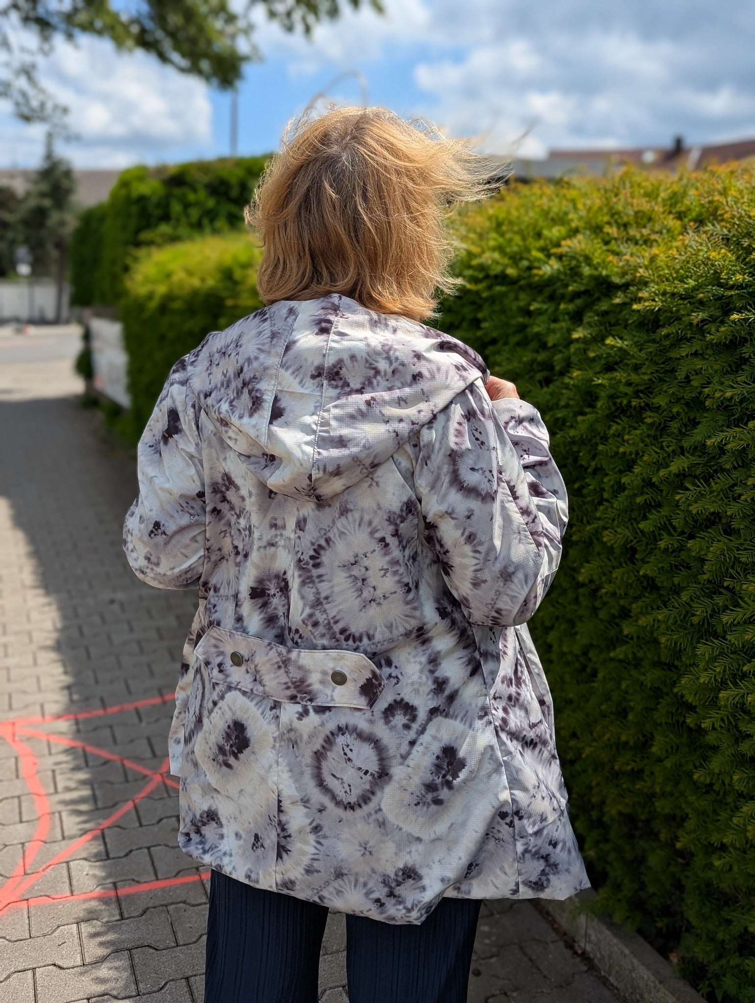 Ivey Mantelschnitt mit Kapuze als Sommerjacke