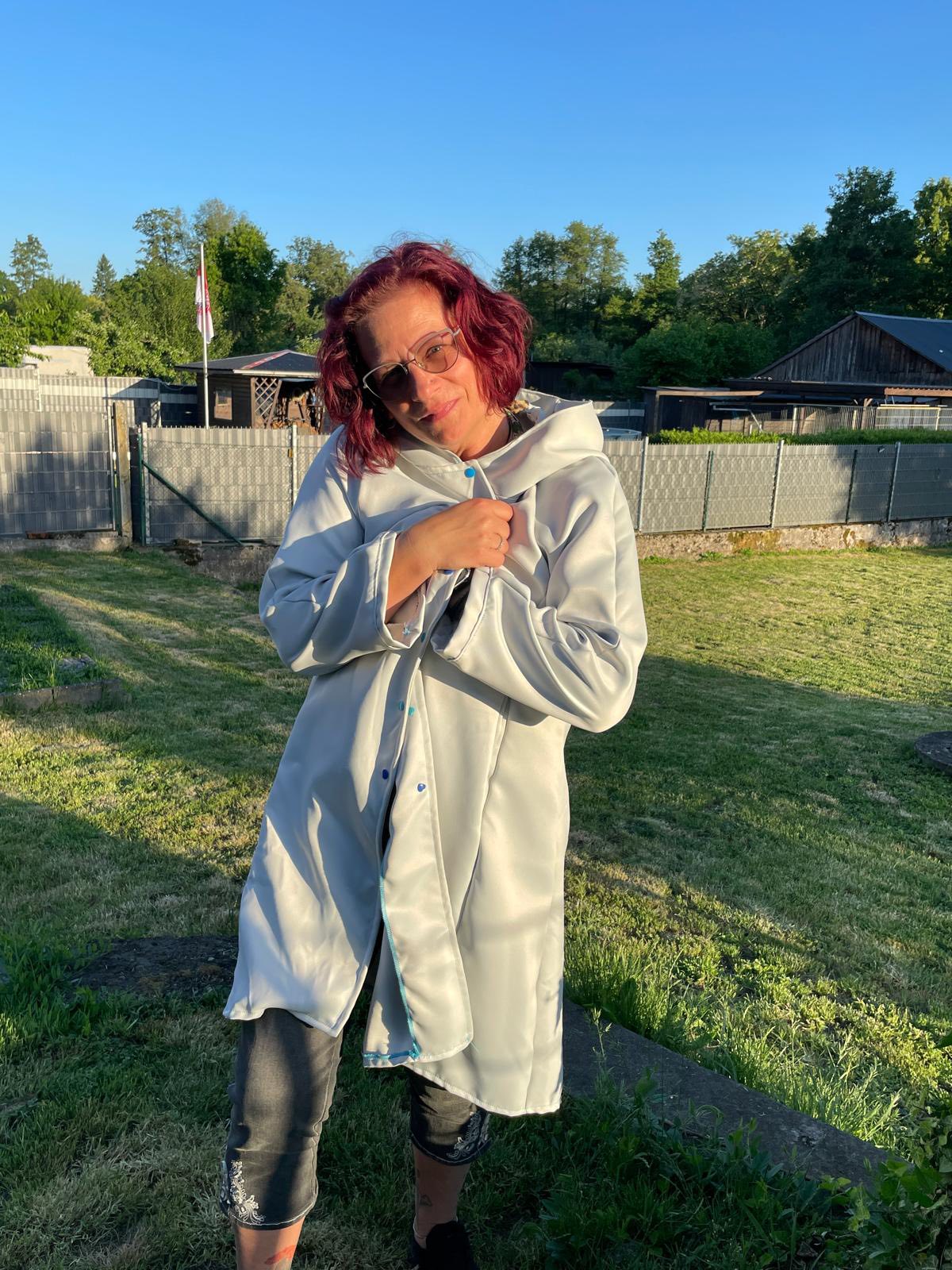 Ivey Mantelschnitt mit Kapuze