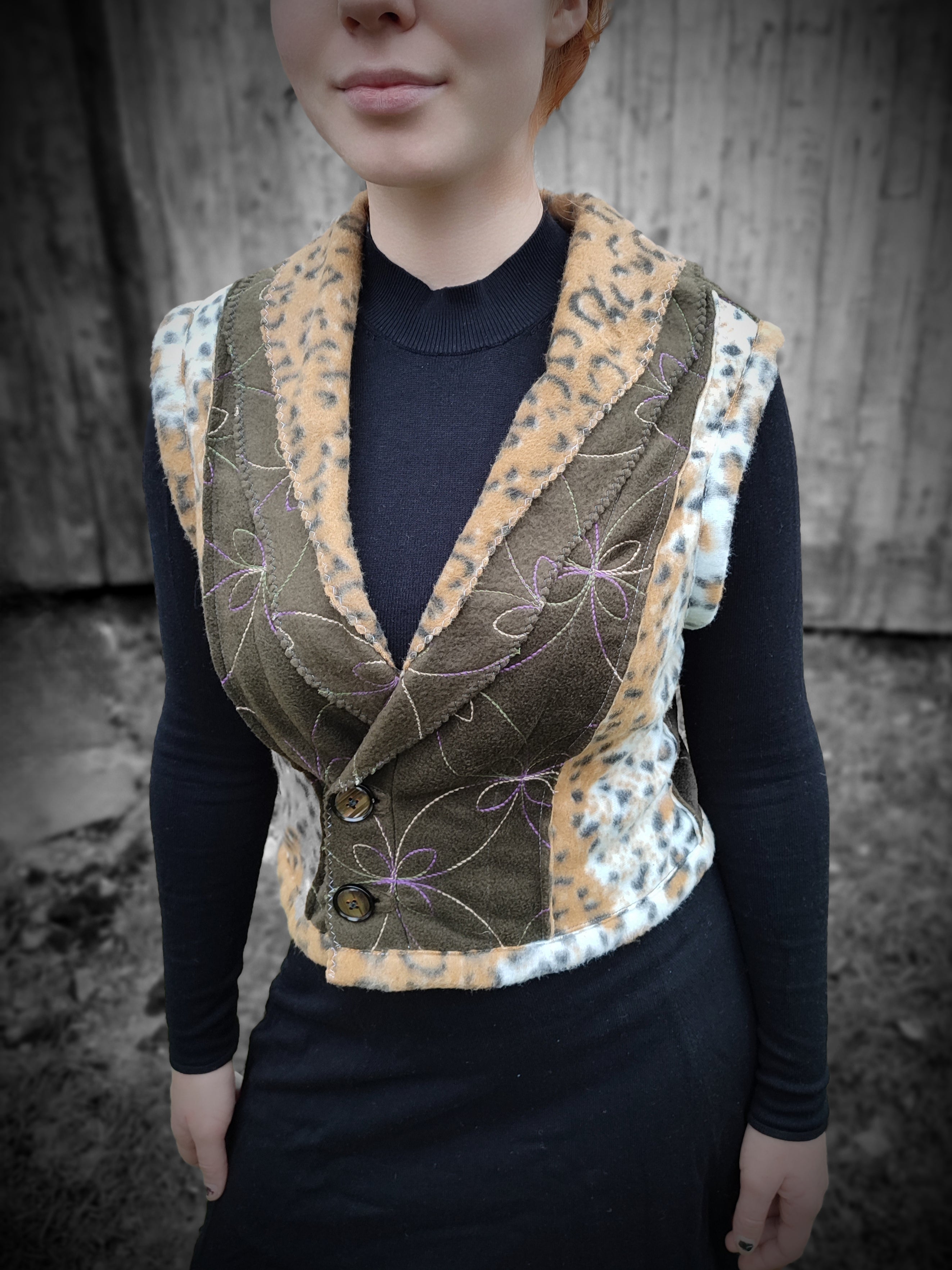 Schnittmuster Kalmia Weste mit doppeltem Wellen-Schalkragen