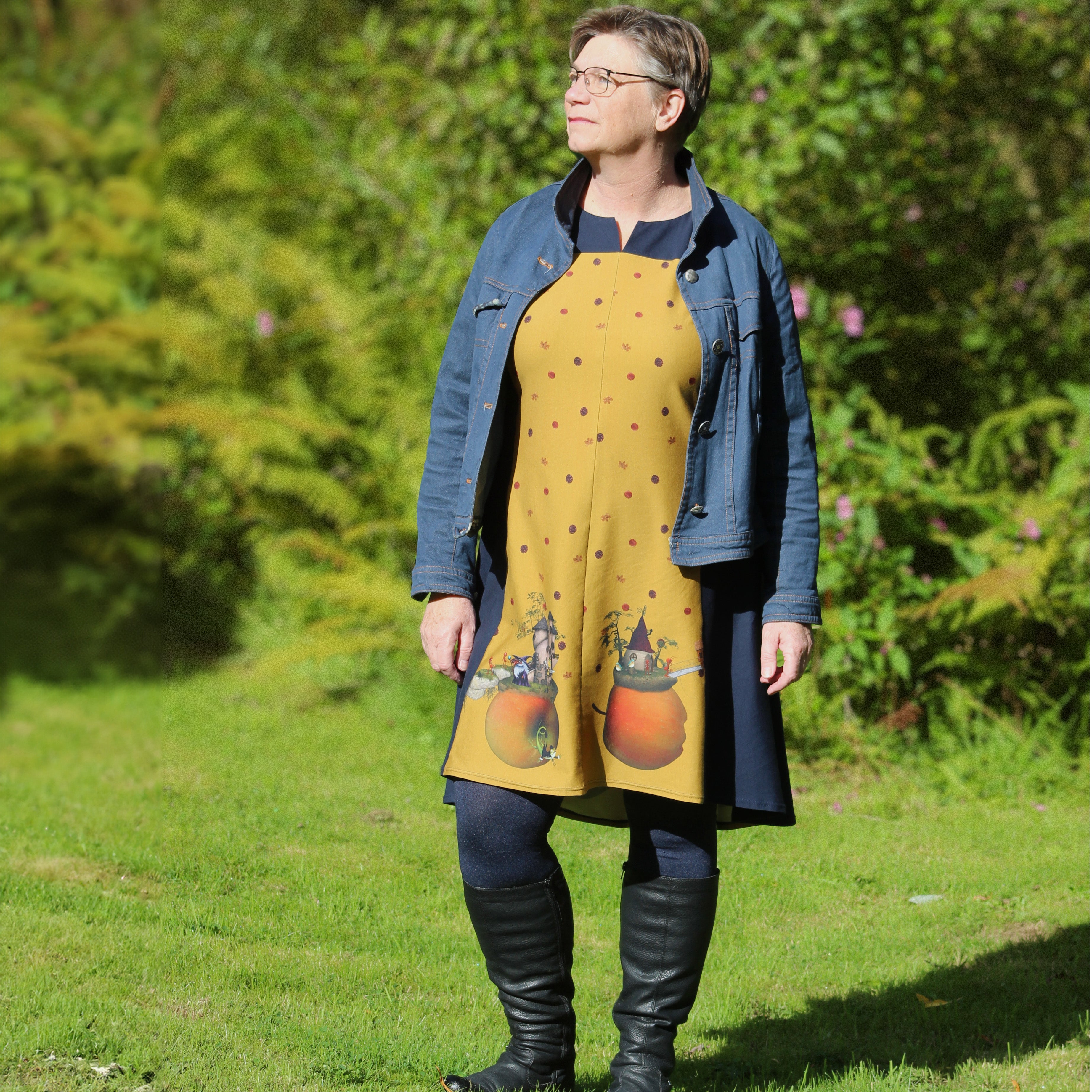 Ochre yellow Stenzo cotton jersey with funny apple motifs as border