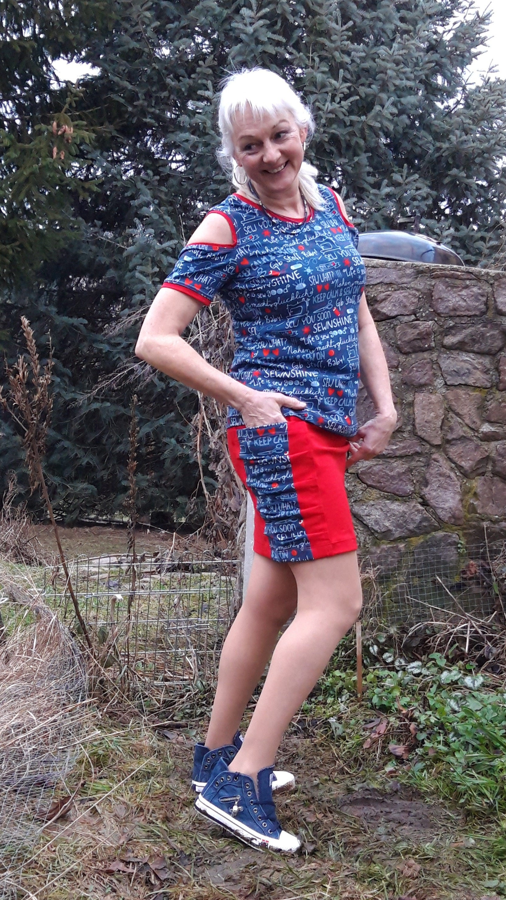 Alicia skirt with large pleated pocket