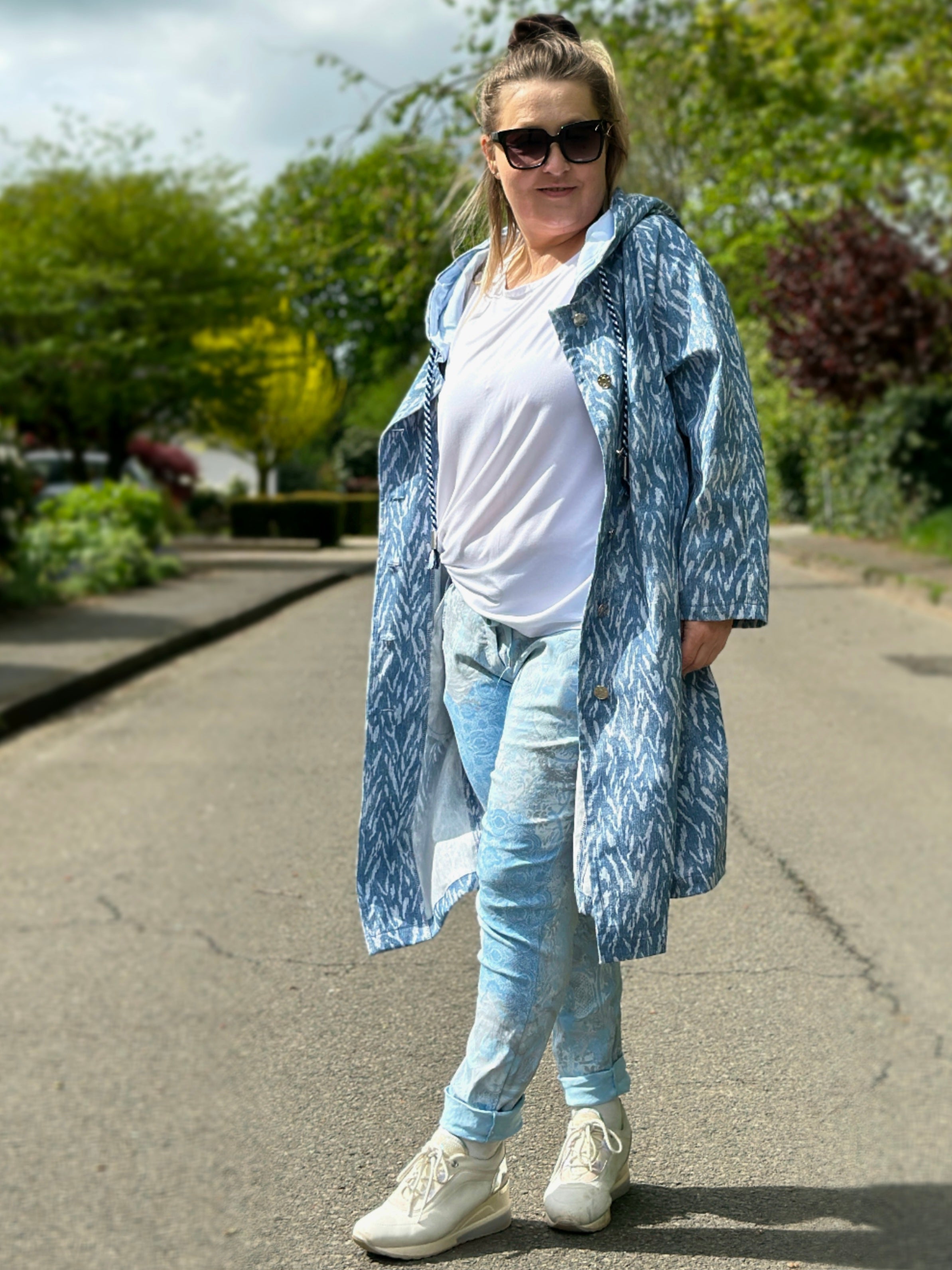 Ivey Mantelschnitt mit Kapuze als Sommermantel