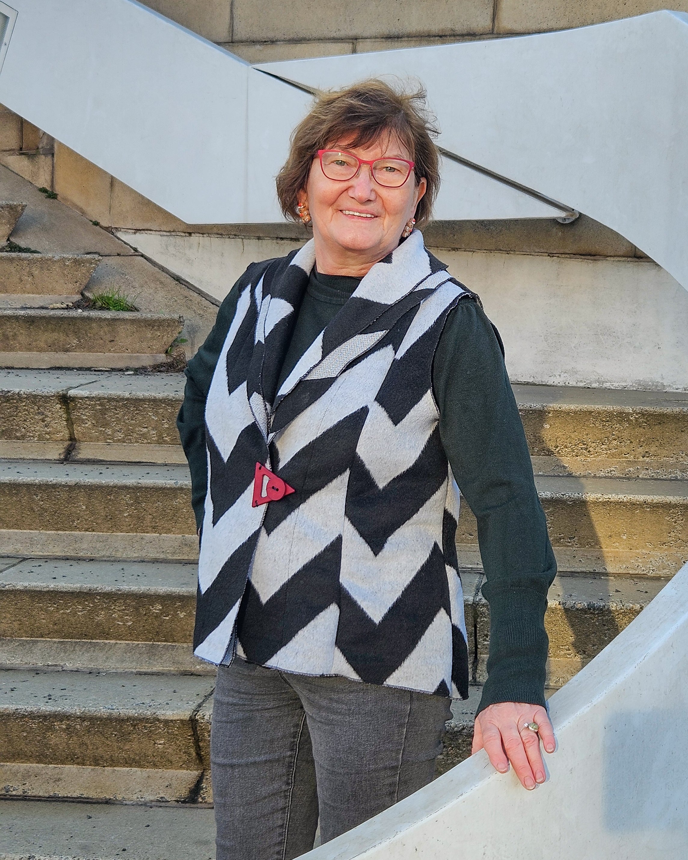 Schnittmuster Kalmia Weste mit doppeltem Wellen-Schalkragen