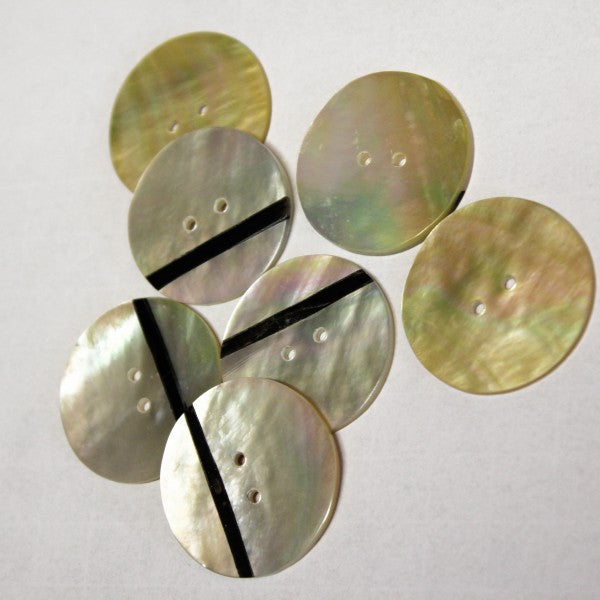 Budke mother-of-pearl button with black intarsia stripes