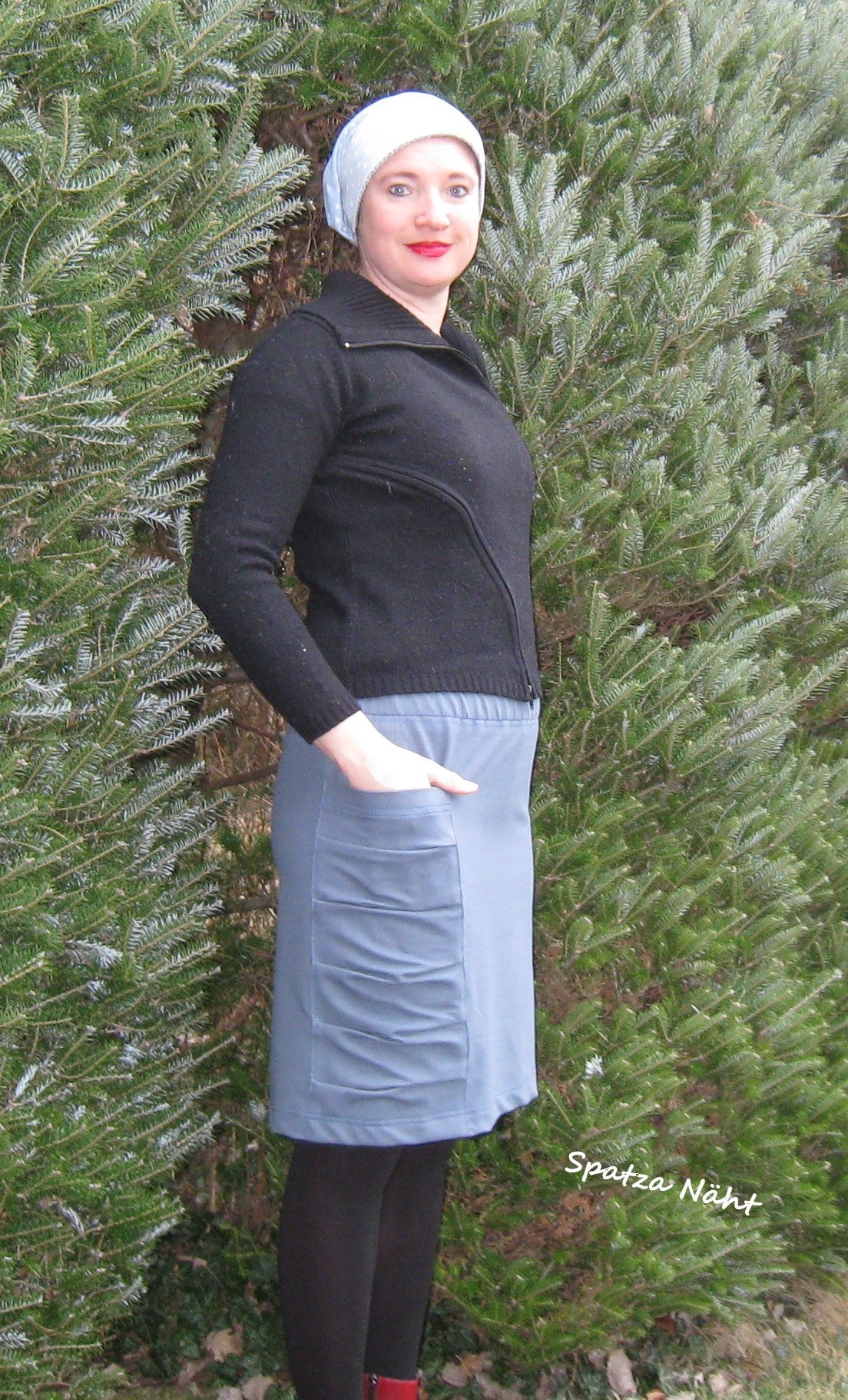 Alicia skirt with large pleated pocket
