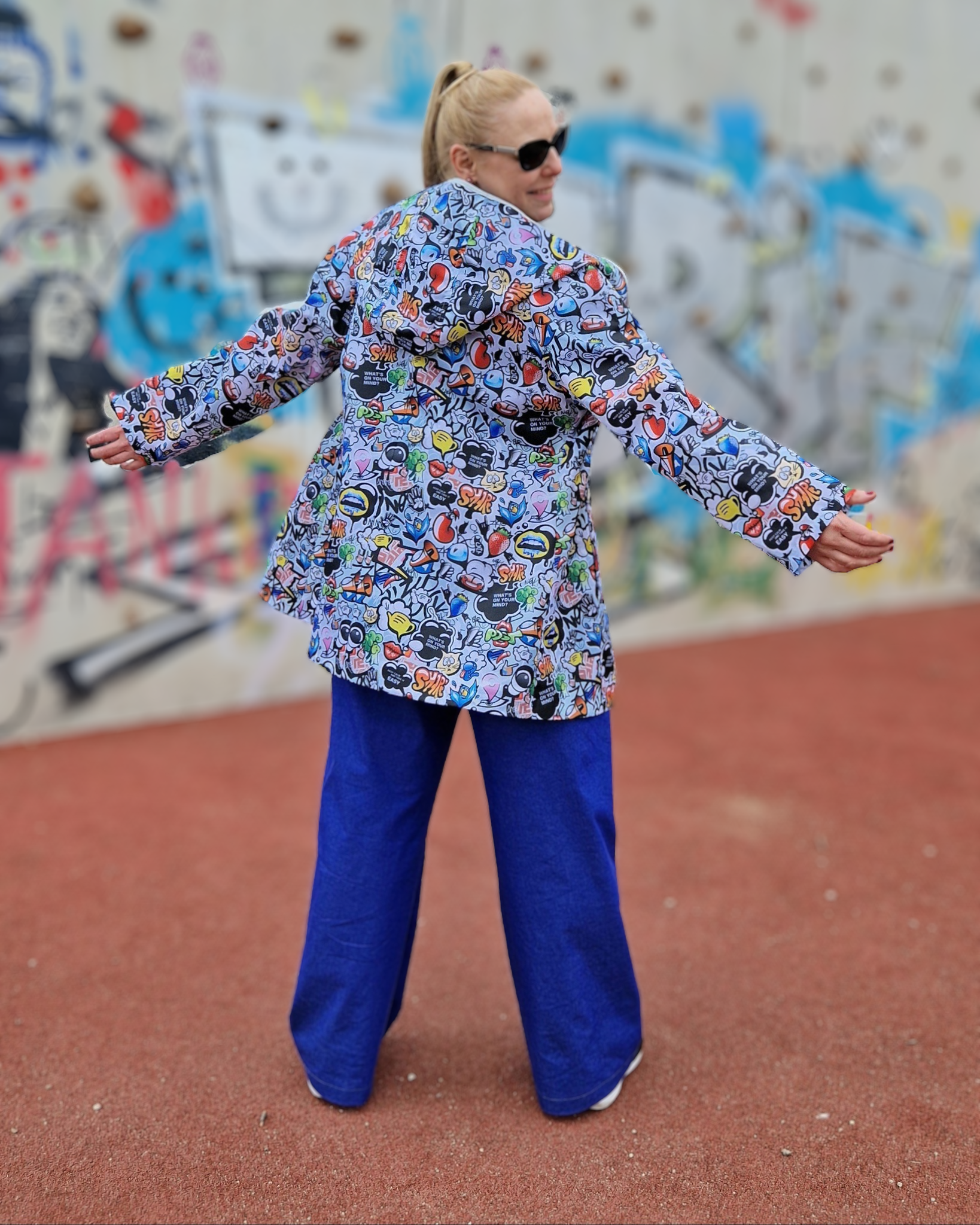 Ivey Mantelschnitt mit Kapuze als Sommerjacke