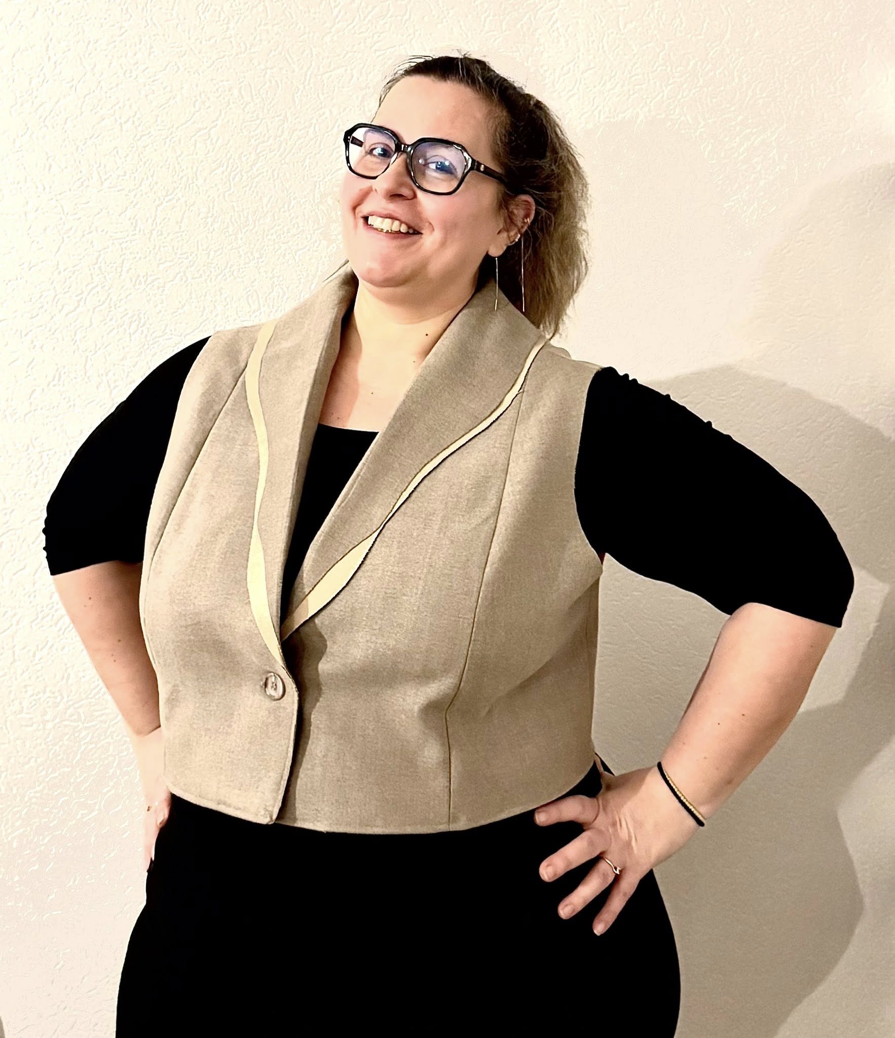 Schnittmuster Kalmia Weste mit doppeltem Wellen-Schalkragen