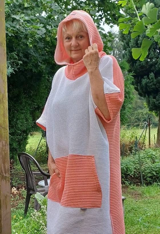 Schnittmuster Badeponcho HOSTA – kuscheliger Badeponcho für Kinder & Erwachsene