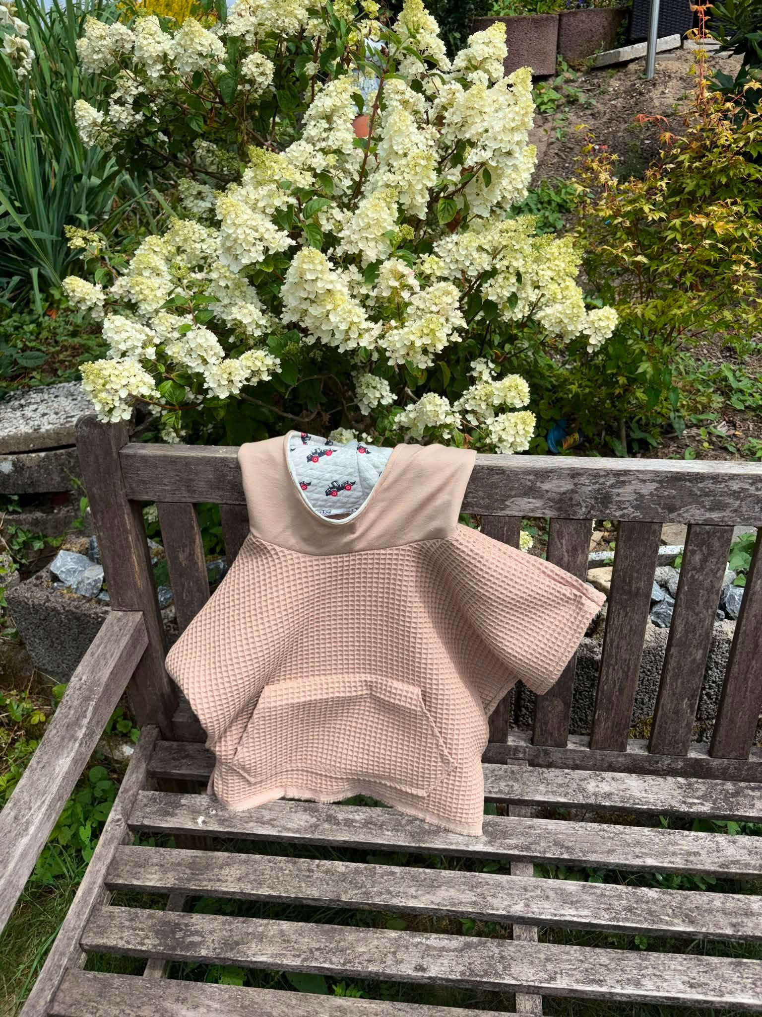 Schnittmuster Badeponcho HOSTA – kuscheliger Badeponcho für Groß & Klein