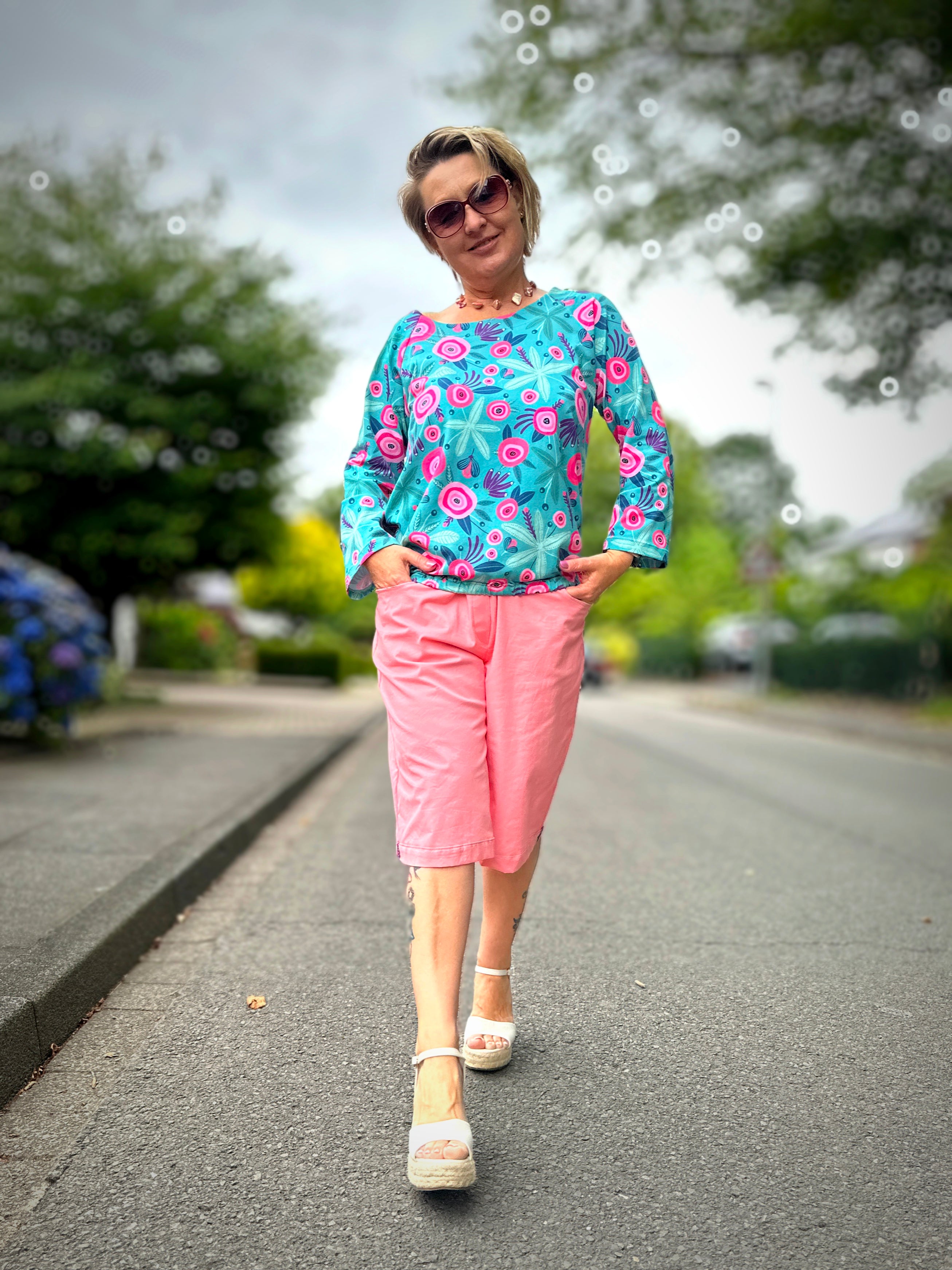 Schnittmuster INULA weiter Cargo Jeans Hosenschnitt mit Gummibund, Aufgesetzten Taschen