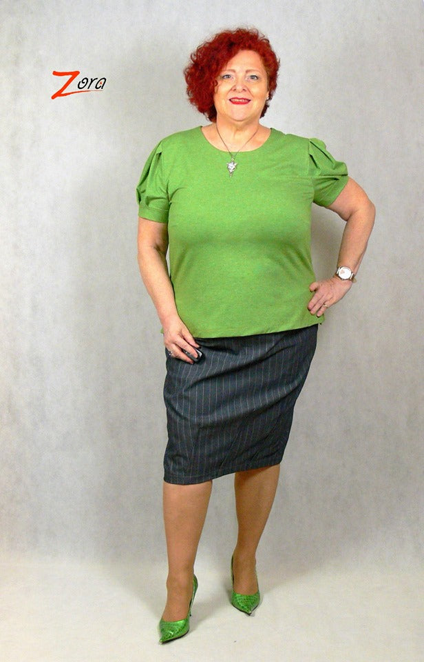 Nurit skirt with decorative darts in the hem